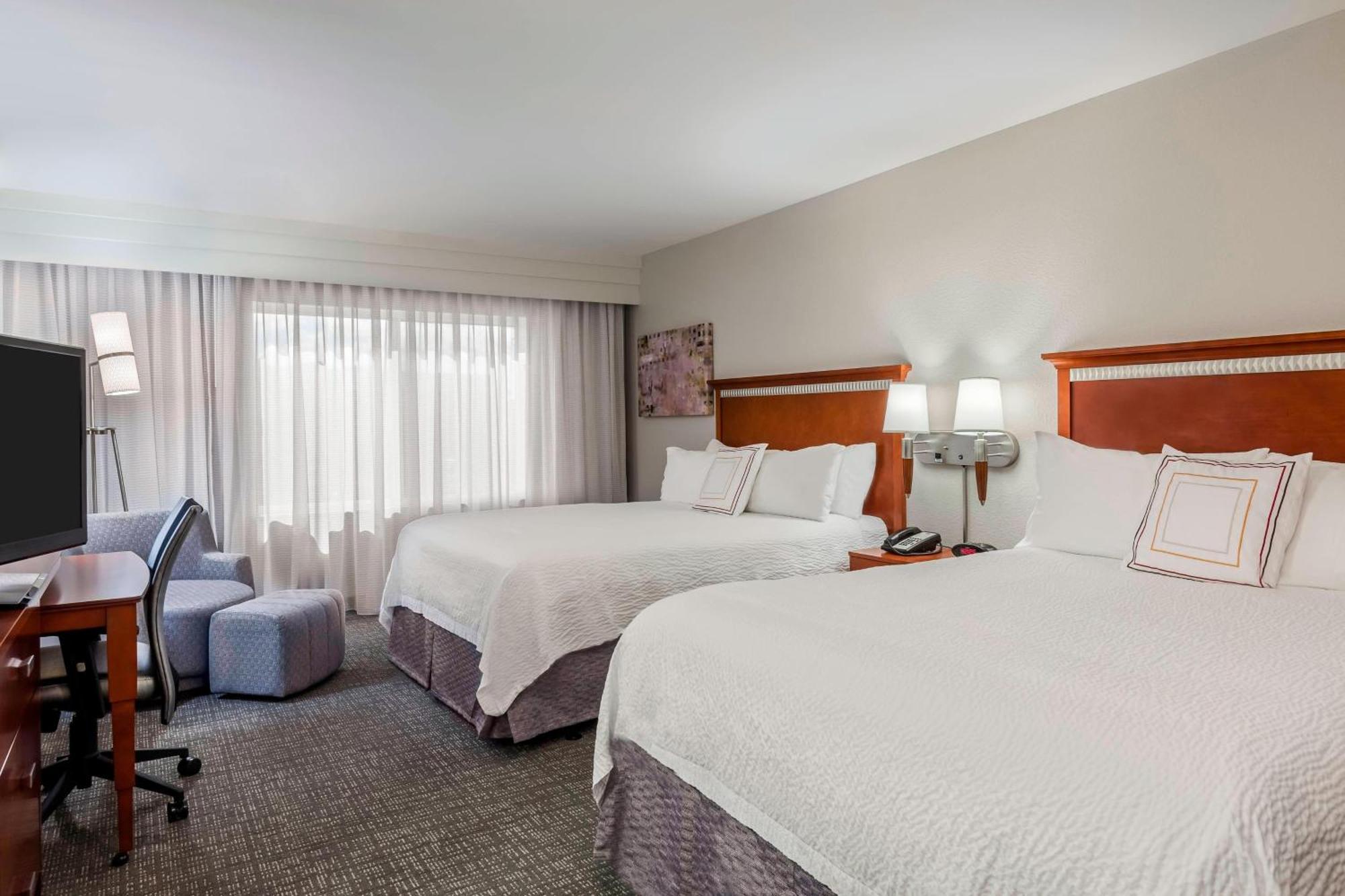 Courtyard Fort Myers At I-75 And Gulf Coast Town Center Estero Ngoại thất bức ảnh