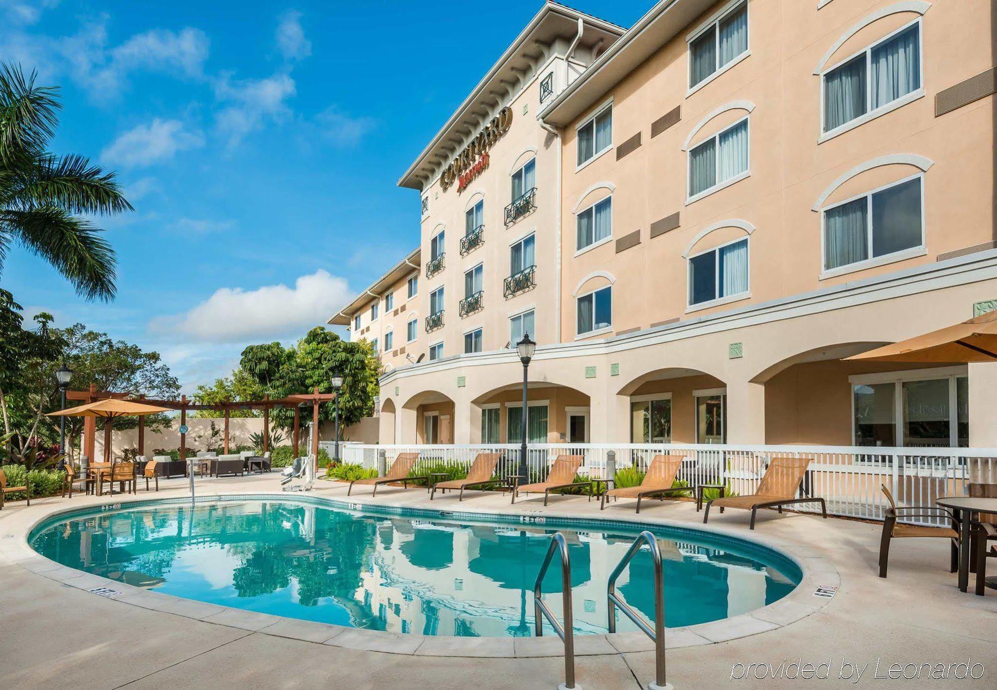 Courtyard Fort Myers At I-75 And Gulf Coast Town Center Estero Ngoại thất bức ảnh