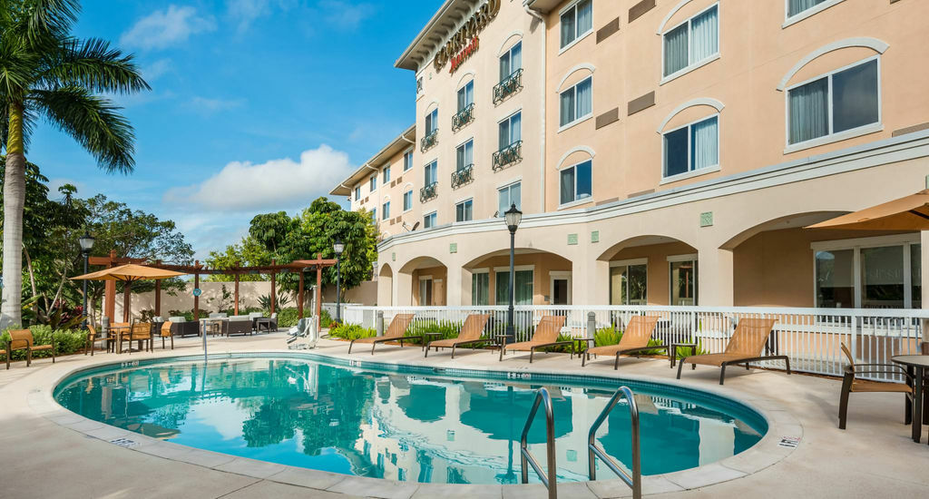Courtyard Fort Myers At I-75 And Gulf Coast Town Center Estero Ngoại thất bức ảnh